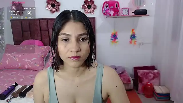 Lunna desire online show from 10-20-25, 04:40