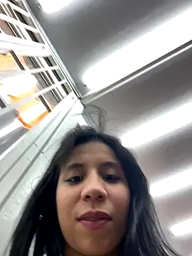 Snapshot of StreetPartyLive chatting on 10-29-25, 05:28 StreetPartyLive online show from 10-29-25, 05:28