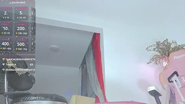 Snapshot of Queen_Morena chatting on 07-22-26, 05:09 Queen Morena online show from 07-22-26, 05:09