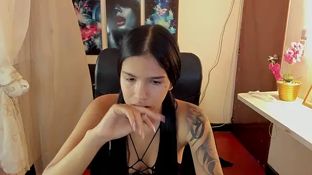 valeria-duarte online show from 11-14-25, 10:35