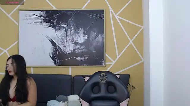 olivia russo  online show from 09-24-25, 08:04