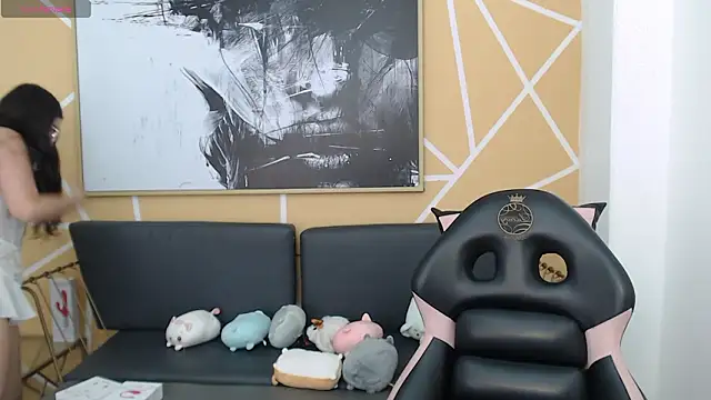 olivia russo  online show from 03-09-26, 08:12