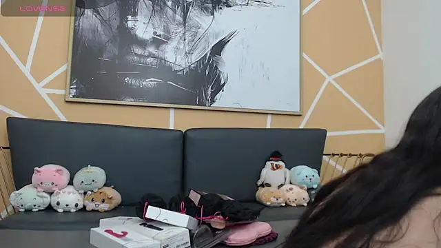 olivia russo  online show from 10-18-25, 08:11