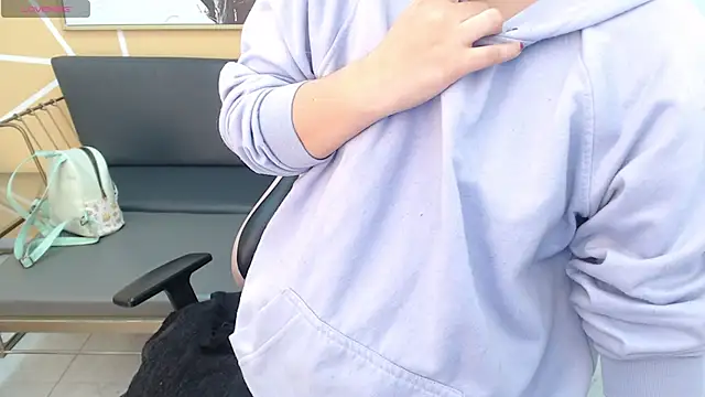 olivia russo  online show from 02-05-26, 08:04