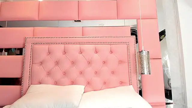 LiliCarterm online show from 01-10-26, 07:20