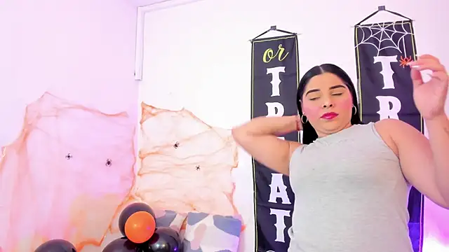 yunna7 online show from 10-28-25, 11:31