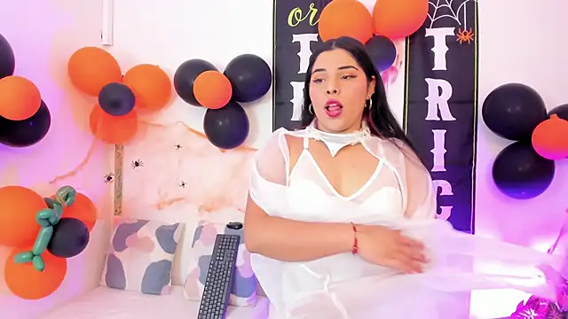 yunna7 online show from 10-31-25, 11:18