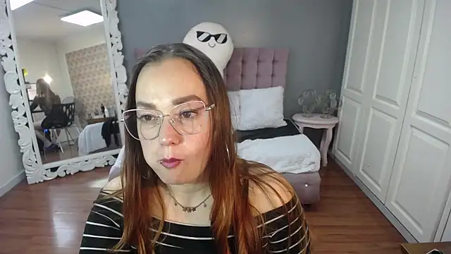 Snapshot of Tammy_parker_ chatting on 09-19-25, 04:27 Tammy parker  online show from 09-19-25, 04:27