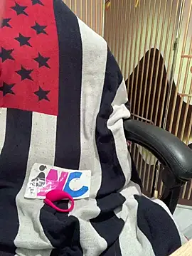 yang-2269 online show from 12-20-25, 07:06