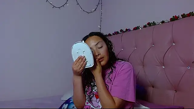 Snapshot of manumeow1 chatting on 12-04-25, 10:20 manumeow1 online show from 12-04-25, 10:20