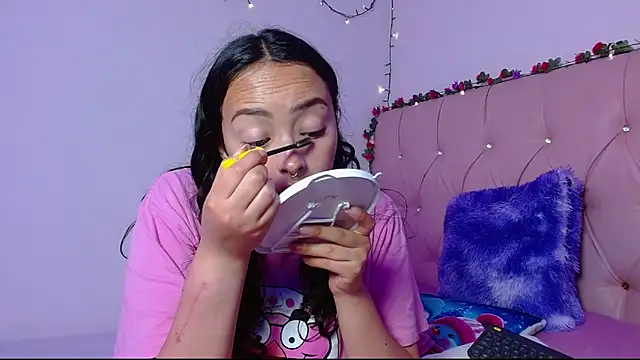 Snapshot of manumeow1 chatting on 12-03-25, 10:09 manumeow1 online show from 12-03-25, 10:09