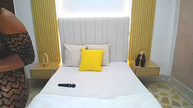 WildScarlet online show from 04-12-26, 12:30