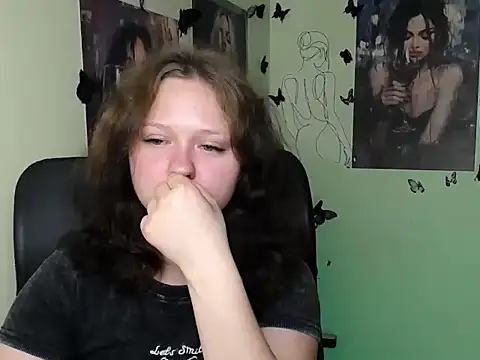 LadyAlice  online show from 07-03-26, 06:09