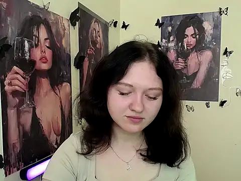 LadyAlice  online show from 09-22-25, 06:08