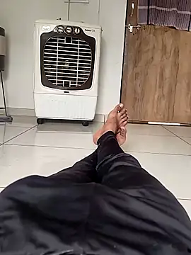 dhruve2010 online show from 09-20-25, 04:39