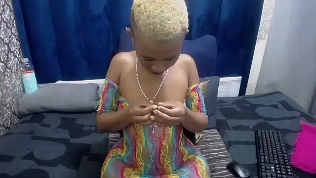 GoldenBigAssCurvy online show from 09-18-25, 09:18