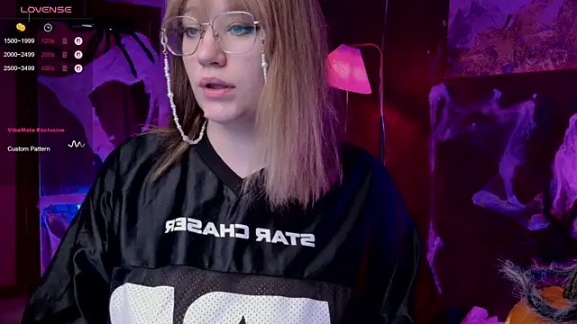 Morvelyn online show from 10-28-25, 05:23