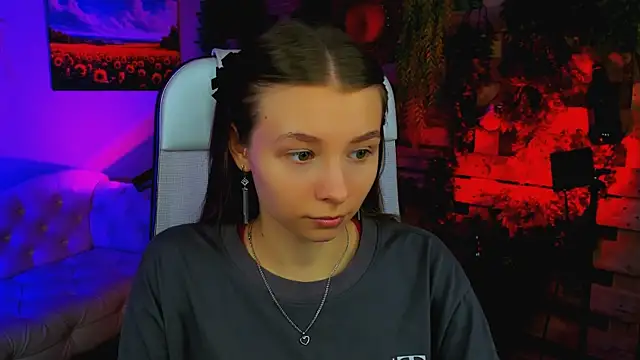 JulieDaniel online show from 09-18-25, 04:26