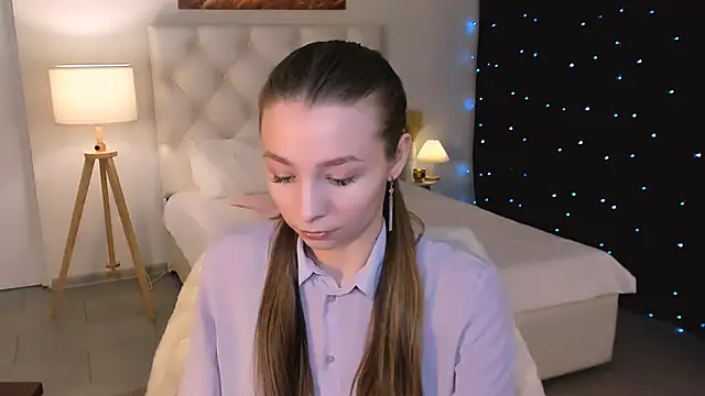 JulieDaniel online show from 02-11-26, 04:12