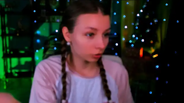 JulieDaniel online show from 12-17-25, 09:47