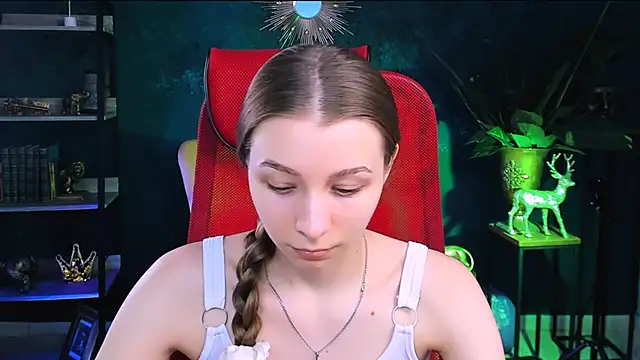 JulieDaniel online show from 11-12-25, 04:27