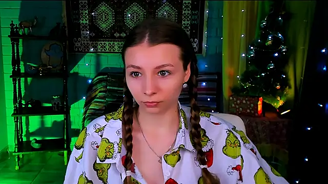 JulieDaniel online show from 12-18-25, 04:17