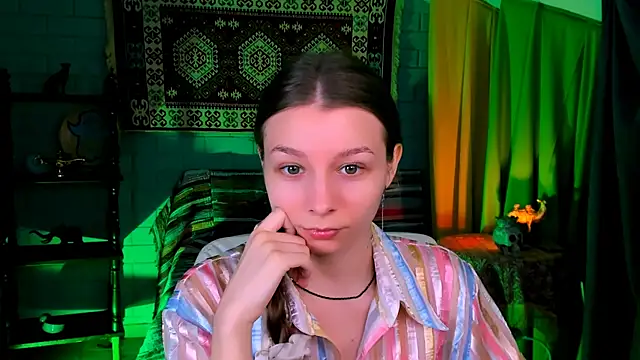 JulieDaniel online show from 11-18-25, 04:16