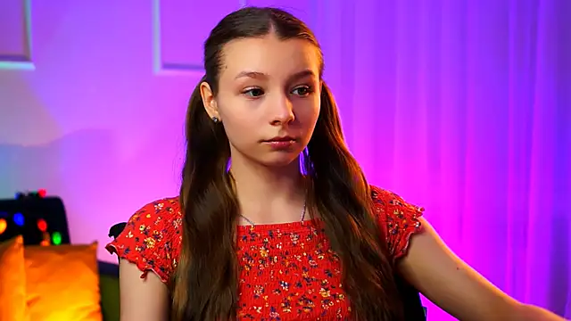 JulieDaniel online show from 02-06-26, 04:19