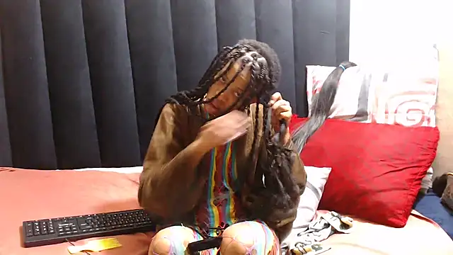 SexyChantyBabe25 online show from 10-12-25, 04:30