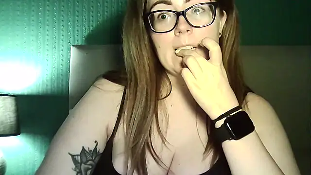 Curvy-BellaX online show from 09-12-25, 07:46