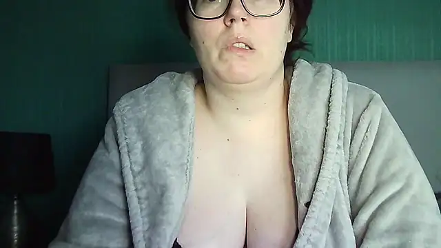 Curvy-BellaX online show from 10-13-25, 09:22