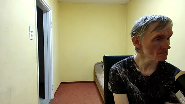 Snapshot of k74robert chatting on 04-21-26, 05:41 k74robert online show from 04-21-26, 05:41