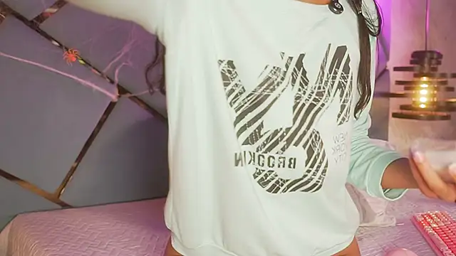 marcela rojas online show from 10-29-25, 11:42