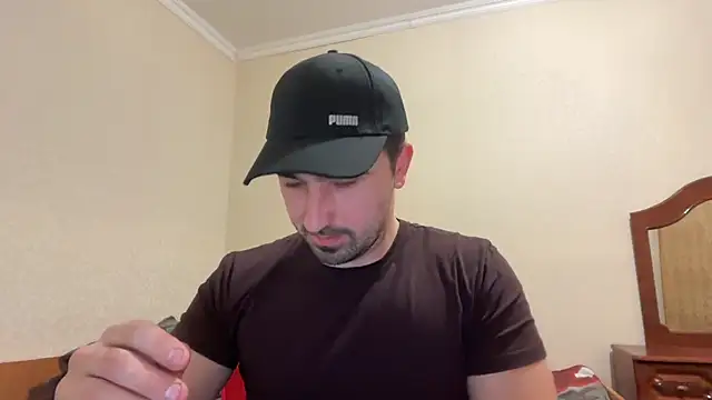 Snapshot of Hard_to_Obey chatting on 01-16-26, 06:23 Hard to Obey online show from 01-16-26, 06:23