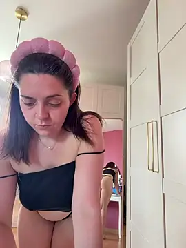 chloedlm5 online show from 04-09-26, 08:53