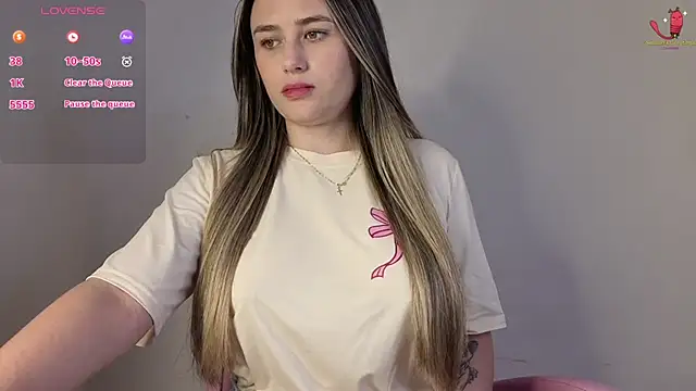 Veronika  Winslow  online show from 11-20-25, 05:19