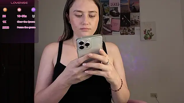 Veronika  Winslow  online show from 01-11-26, 03:35