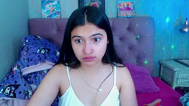 Snapshot of laurenelove chatting on 10-19-25, 03:09 laurenelove online show from 10-19-25, 03:09