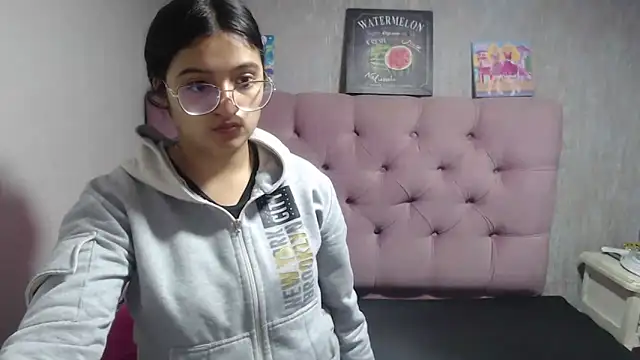 Snapshot of laurenelove chatting on 10-05-25, 03:19 laurenelove online show from 10-05-25, 03:19