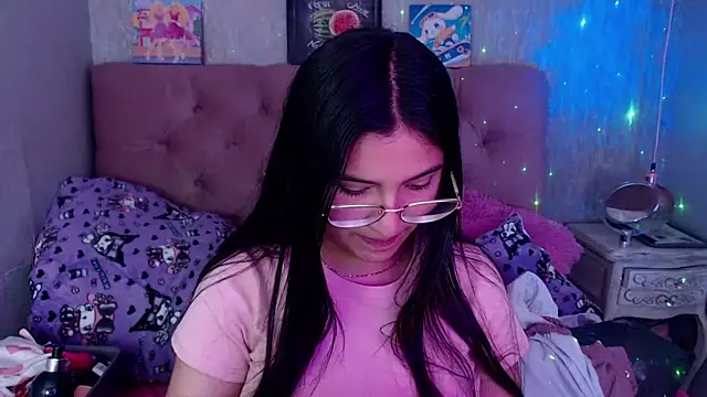 Snapshot of laurenelove chatting on 10-12-25, 02:57 laurenelove online show from 10-12-25, 02:57