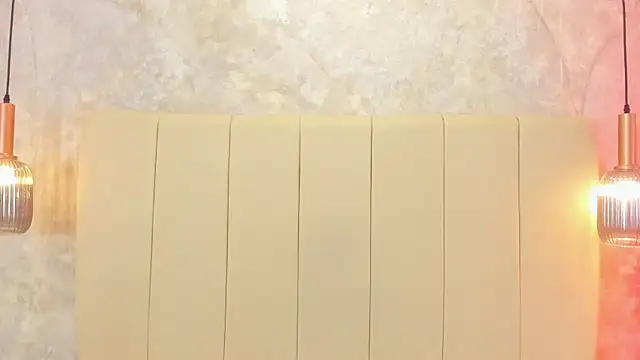 Snapshot of nayiraa_ chatting on 10-09-25, 11:44 nayiraa online show from 10-09-25, 11:44