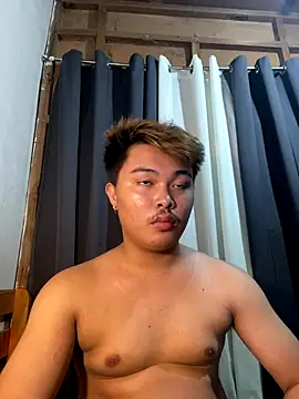 Snapshot of Lustfulljohnx chatting on 12-14-25, 01:28 Lustfulljohnx online show from 12-14-25, 01:28