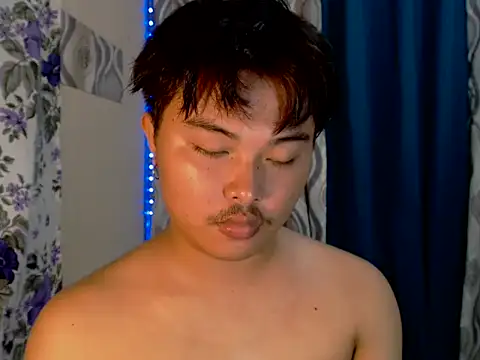 Snapshot of Lustfulljohnx chatting on 06-19-26, 12:44 Lustfulljohnx online show from 06-19-26, 12:44