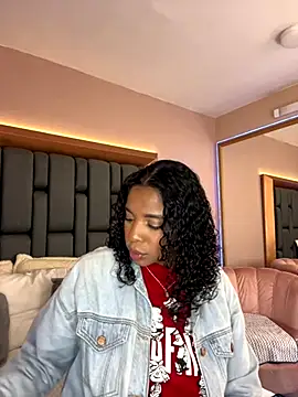 LisaMendez online show from 09-18-25, 03:42