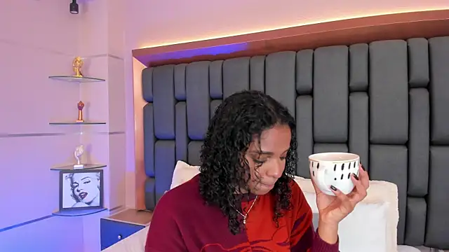 LisaMendez online show from 10-09-25, 04:13