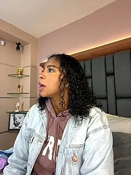 LisaMendez online show from 10-01-25, 03:55