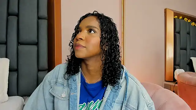 LisaMendez online show from 12-01-25, 04:02