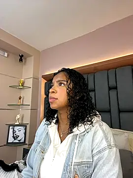 LisaMendez online show from 10-02-25, 03:54