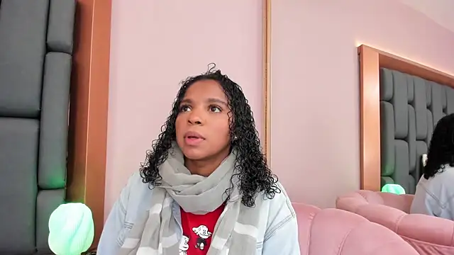 LisaMendez online show from 10-15-25, 03:38