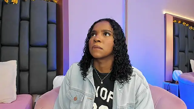 LisaMendez online show from 12-02-25, 04:03